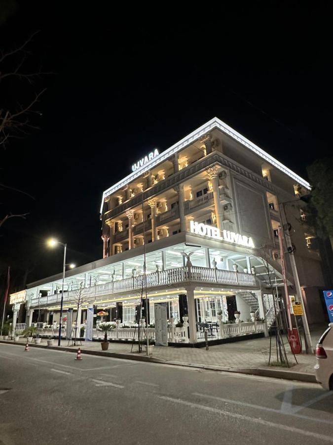 Ujvara Hotel Golem  Exteriér fotografie